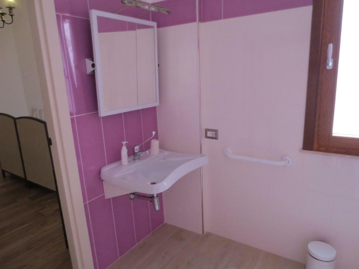 Vergilia Syrakusa Exteriör bild